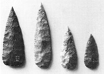 在澳大利亚西北部发现的新石器时代的石质矛头