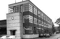 格罗披乌斯与迈耶于1910年设计的法古斯工厂