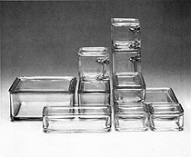 华根菲尔德于1958年设计的玻璃厨房容器