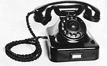西门子公司于1936年设计的W38型电话机
