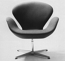 雅各布森于1958年设计的“天鹅”椅
