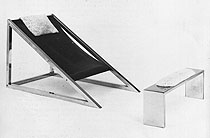 阿基佐姆设计的“米斯”椅
