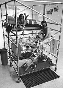 莫萨设计小组设计的高架床